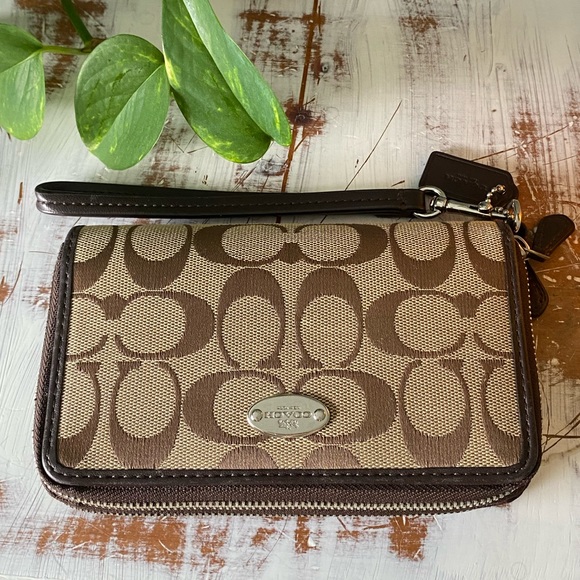 Coach Wristlet - Picture 1 of 7